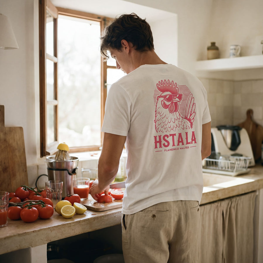 Camiseta HSTALA estampado gallina roja con mensaje oculto
