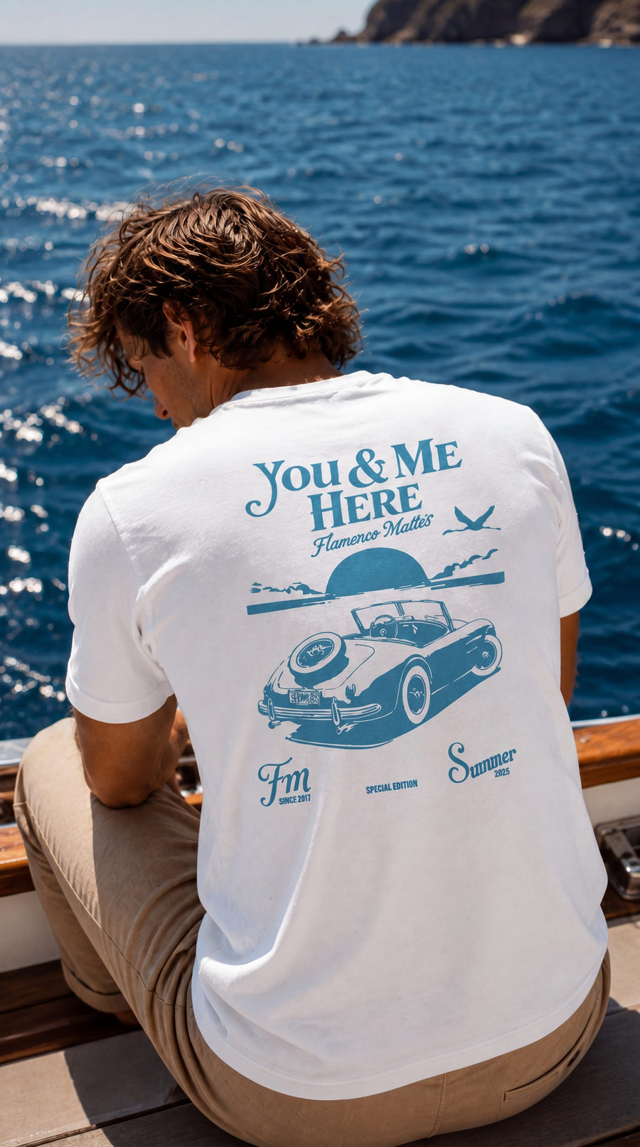 Camiseta You & Me Here estampado descapotable atardecer